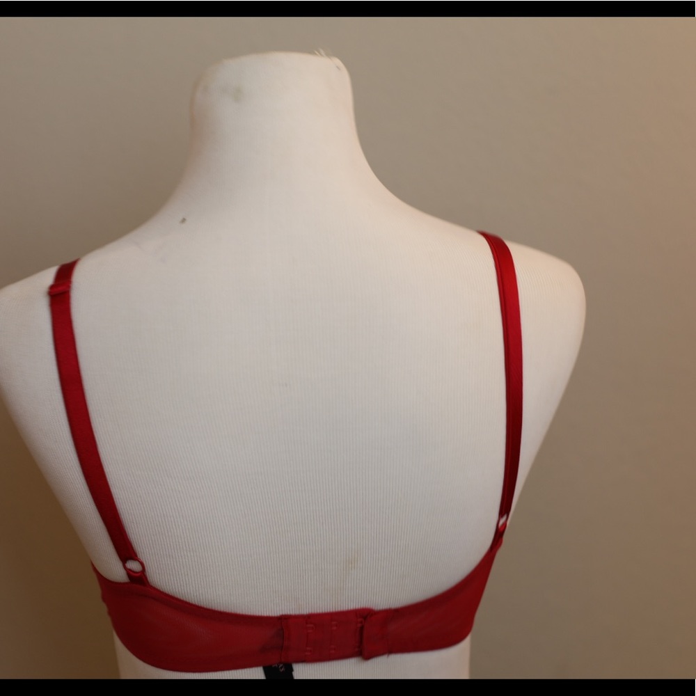 Victoria Secret Bra - Picture 5 of 8